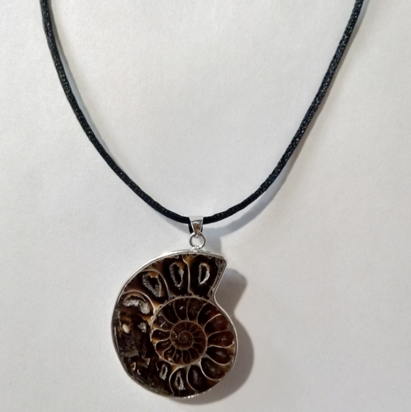 Shell Pendant & Nylon Cord Necklace - Picture 3 of 6